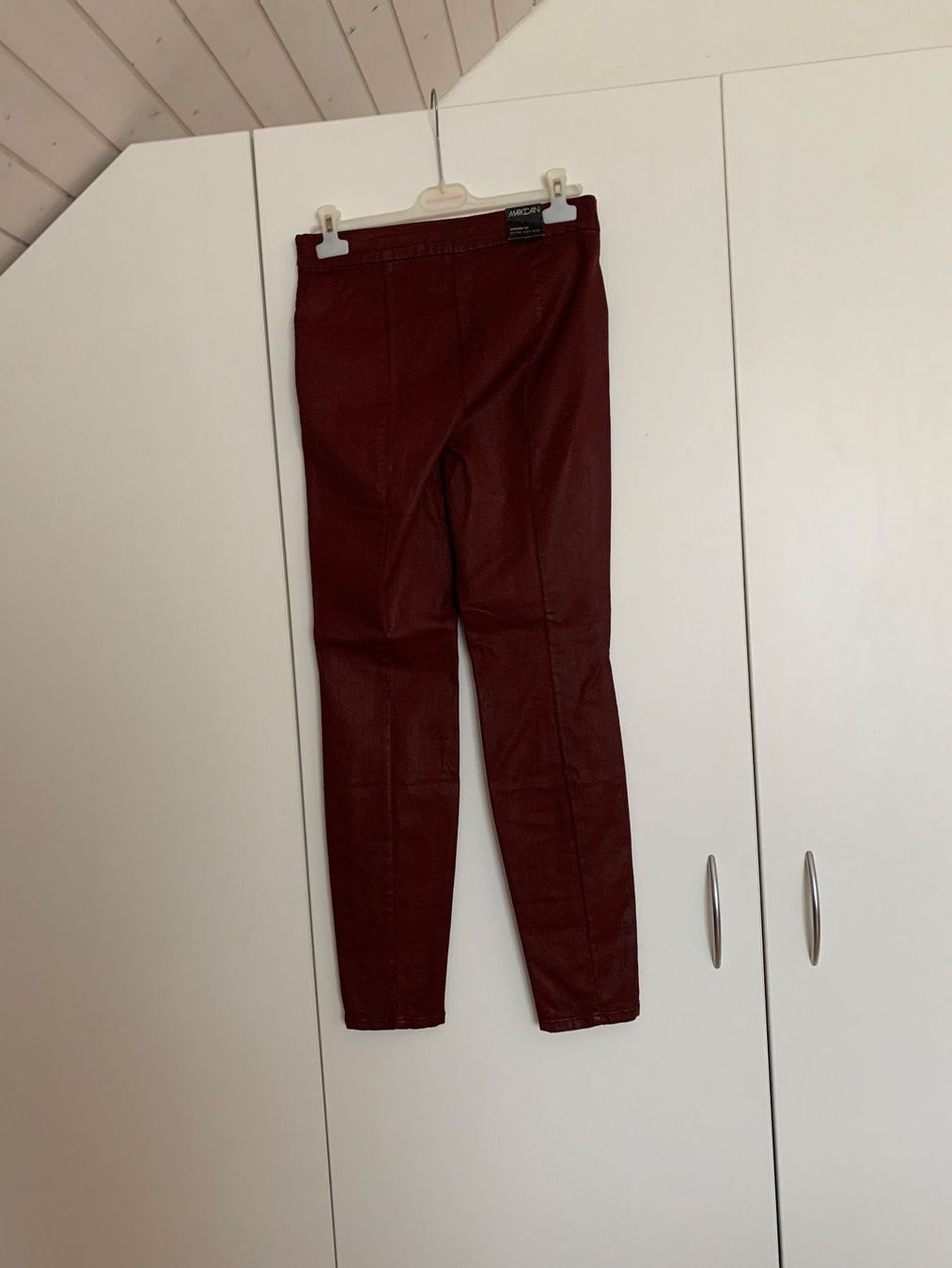 Marc Cain Pantaloni: Marc Cain - beschichtete Hose – Nuovo (secondo la descrizione) da Geuensee venduto da Gagisi 1
