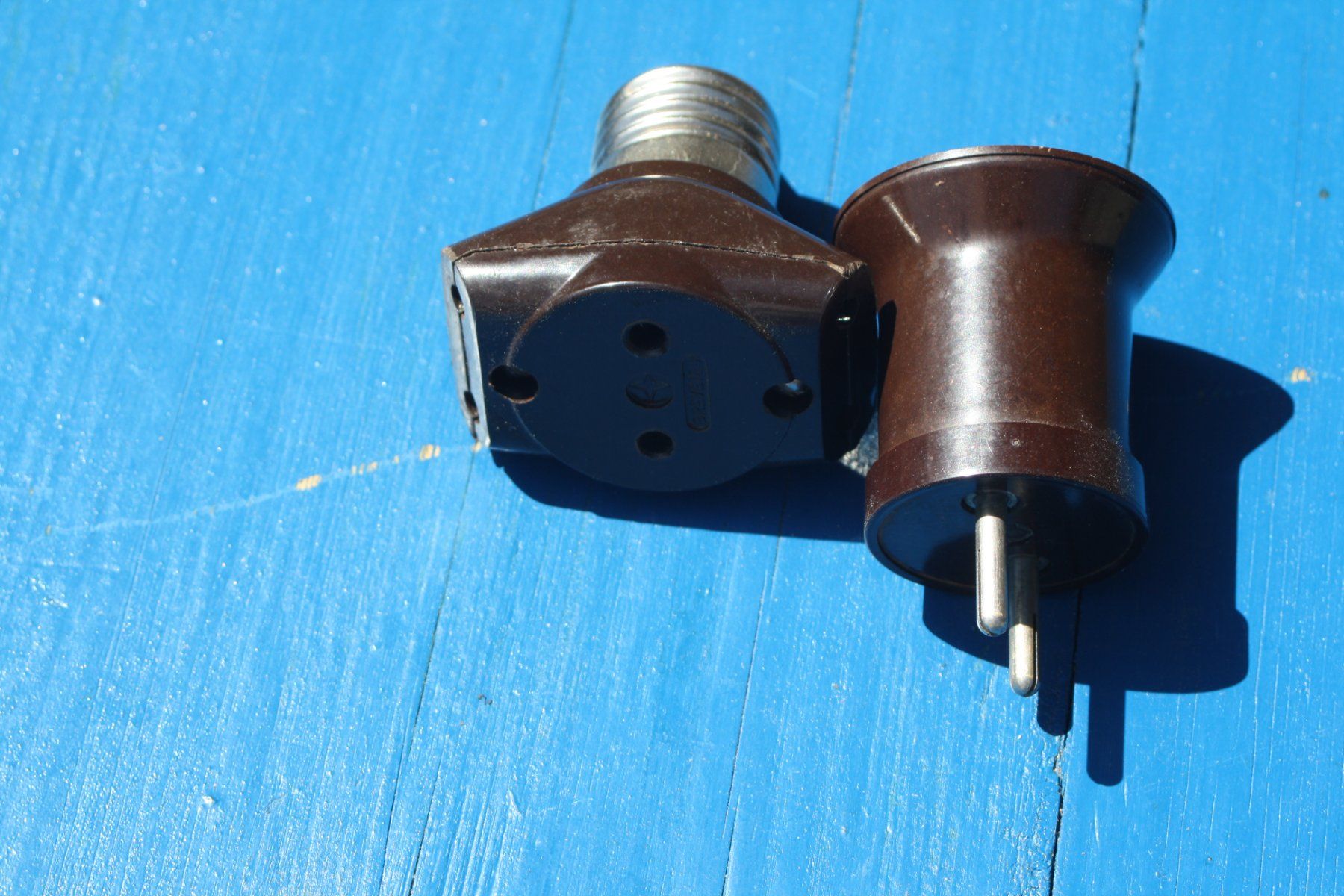 Alimentation électrique: STROMDIEB MIT E27 STECKFASSUNG – D'occasion à Wauwil par Pneuedy 5