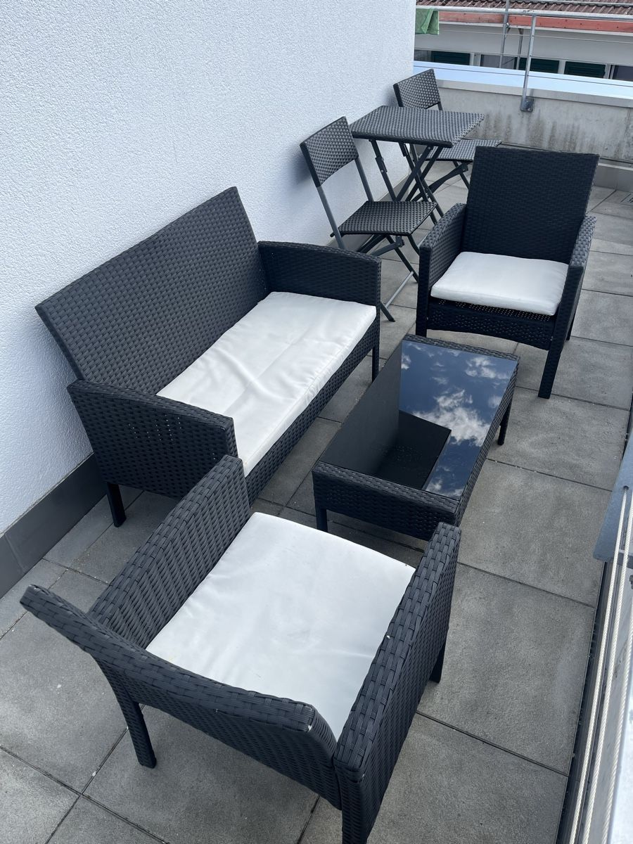 Set di tavolo e panche: Gartenmöbel Set – Usato da Wynau venduto da eclub