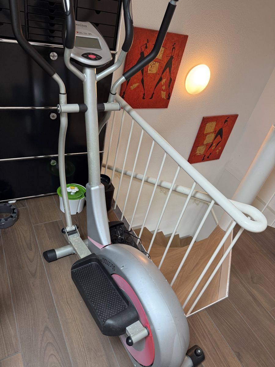 Hometrainer: Crosstrainer Maxxus Cross 100 silber gute Zustand – Usato da Hünenberg venduto da NadiaRa 3