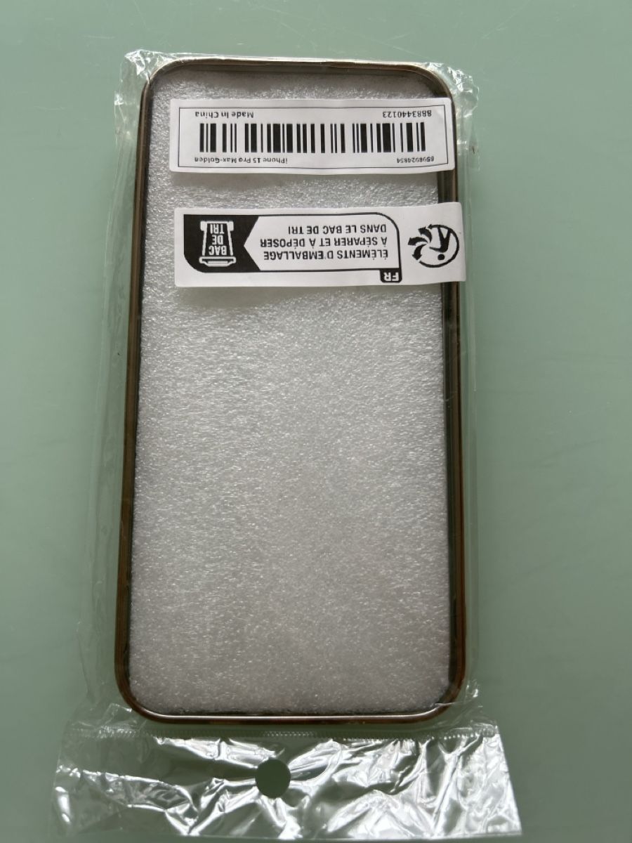 Cover & Protezioni schermo: iphon 16 pro max Hülle Neu – Usato da Dulliken venduto da Lindt.1845 1