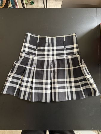 Burberry London – jupe plissée à carreaux – UK 4 / US 2