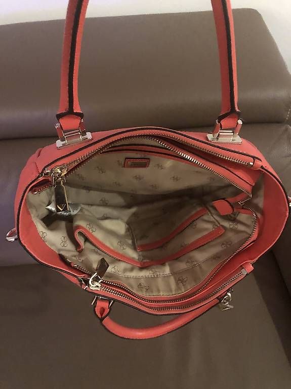 Borse da donna: Original Guess Tasche zu verkaufen – Usato da Wittenbach venduto da ste_l7j9 1