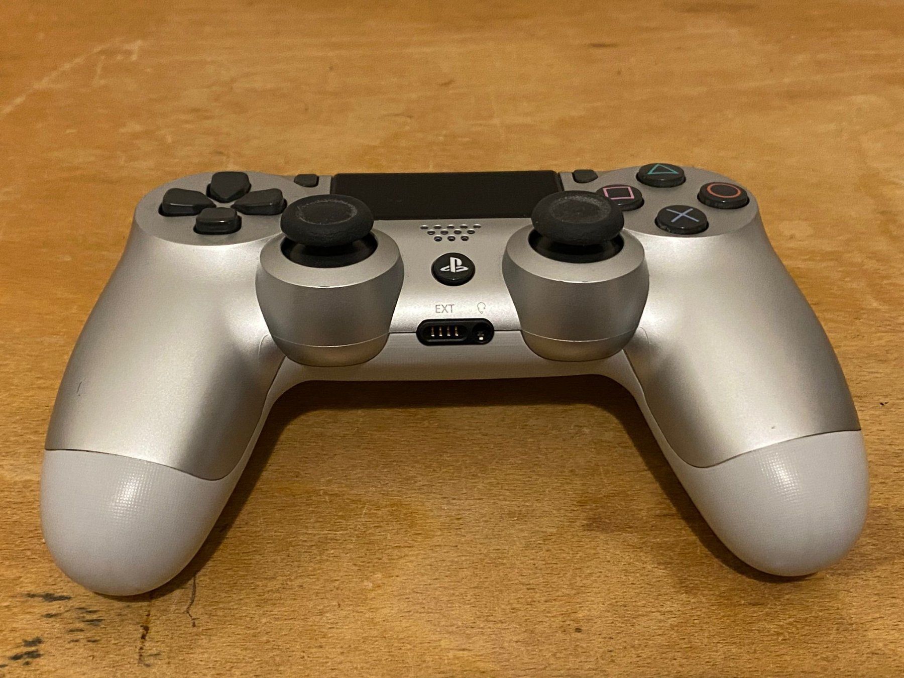 Sony Manettes: Sony Wireless Kontroller Model CUH-ZCT2U – D'occasion à Liestal par Nizli