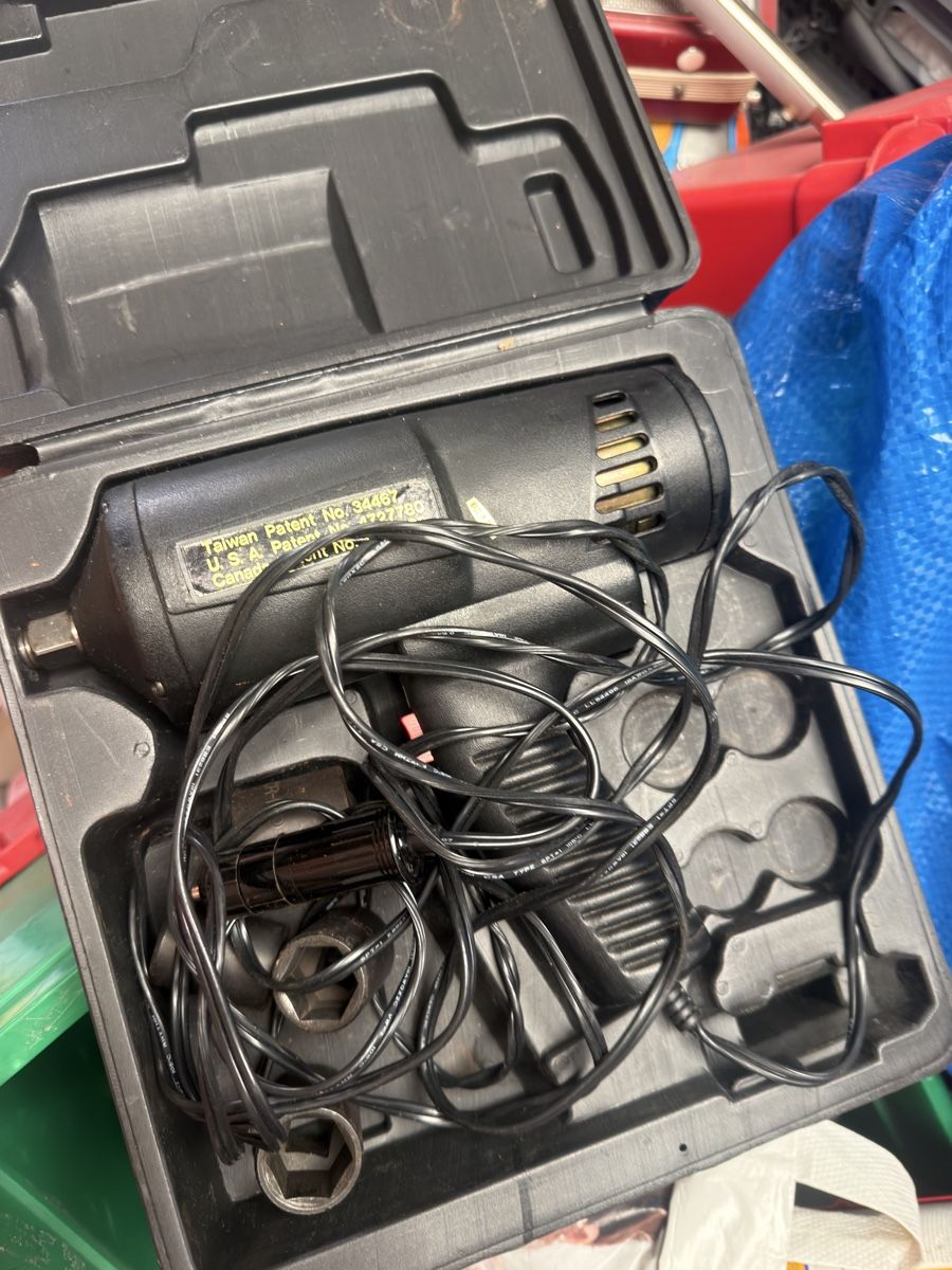 Tous les outils: Luftpistole 12v anschluss – D'occasion à Dietikon par una_y6wy