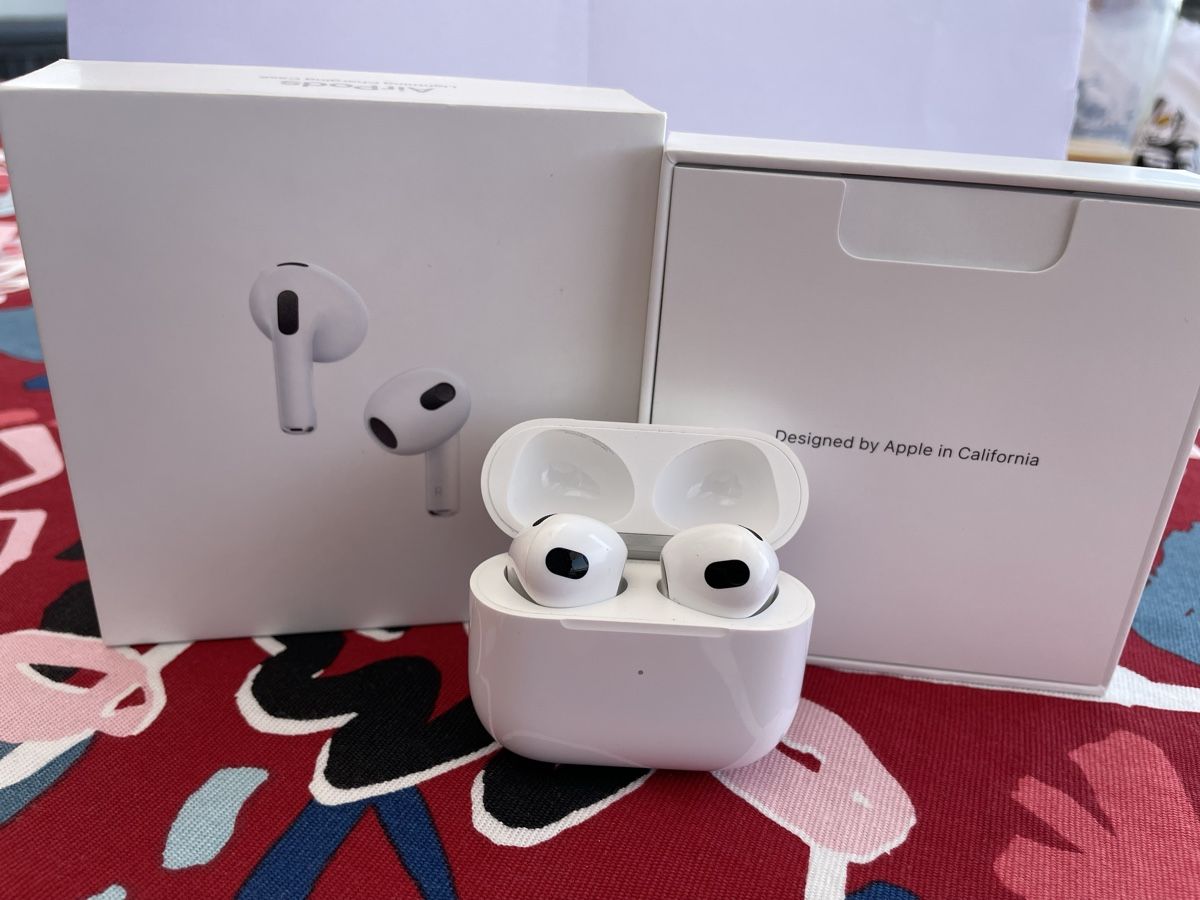 Apple Cuffie: Apple AirPods 3e génération avec étui de chargement Lightnin – Usato da Paudex venduto da Medz78 2