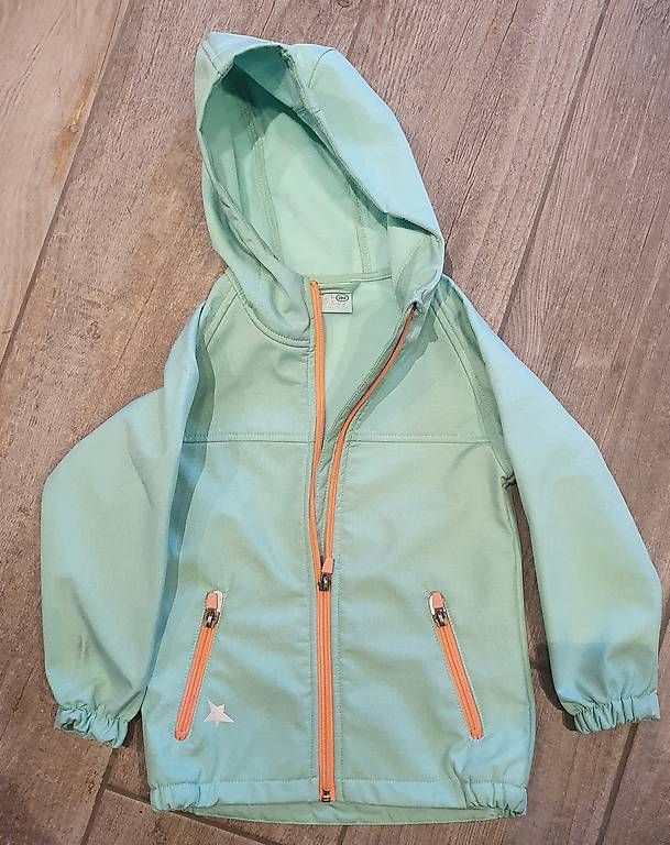 Jacken & Mäntel: Softshell-Jacke Grösse 104 – Gebraucht aus Niederweningen von Reto_81