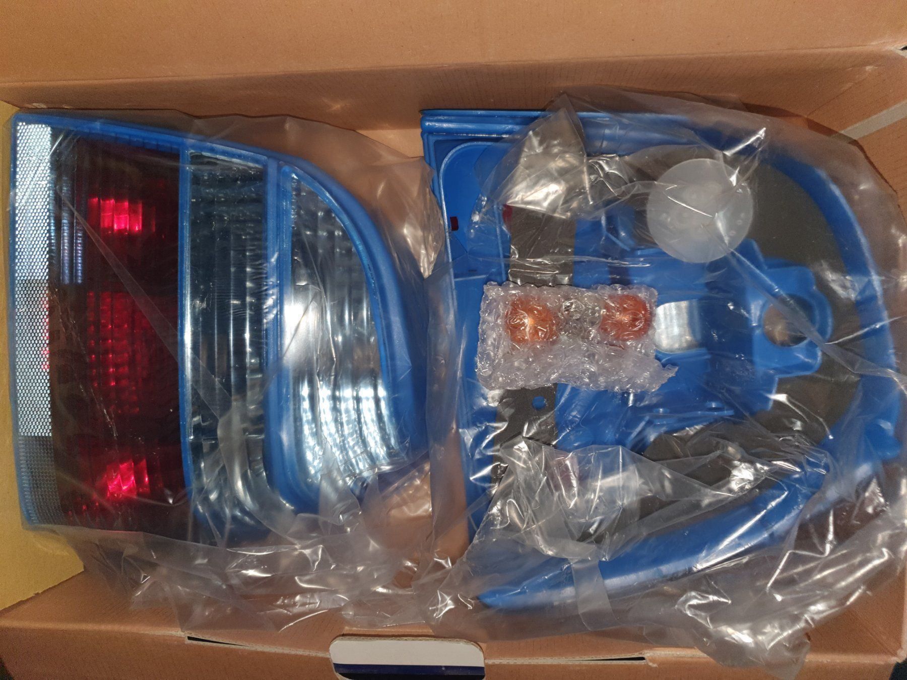 Fari: Rückleuchte VW Golf 3 in Blau Neu!! – Nuovo e nell'imballaggio originale da Dottikon venduto da zepterAG 1