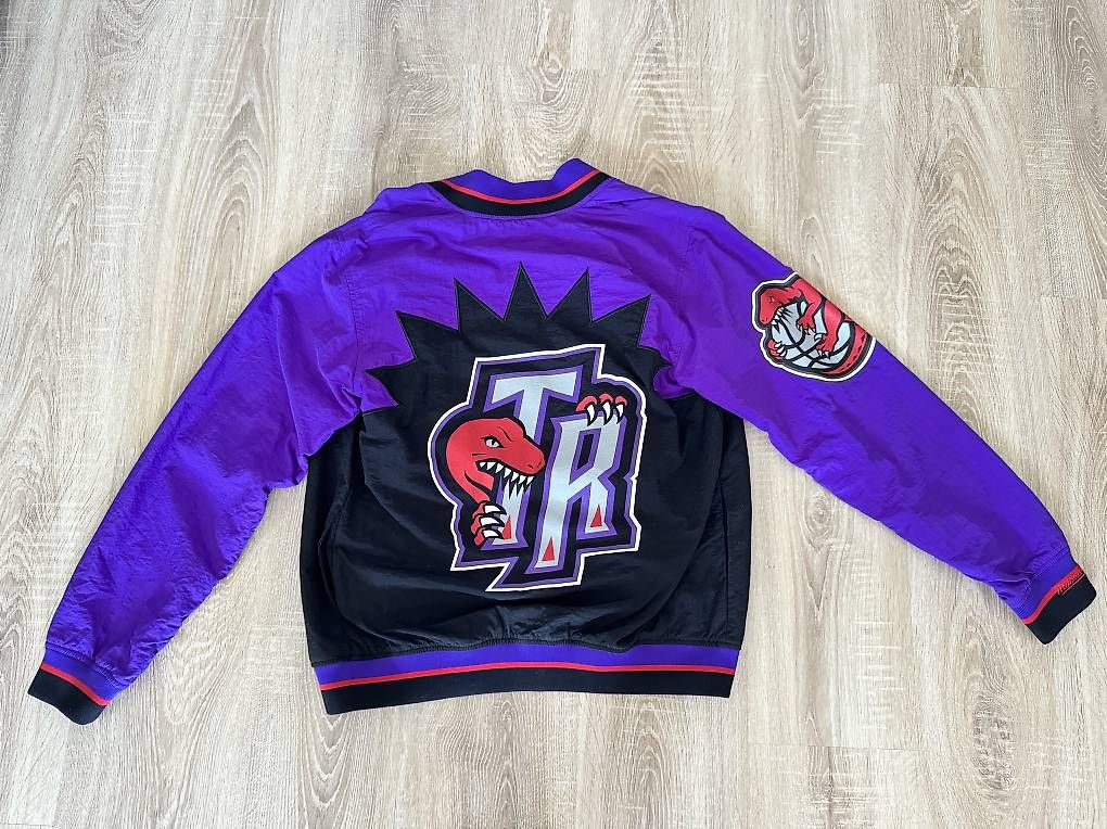 Mitchell & Ness Giacche: Mitchell & Ness Toronto Raptors NBA Jacke – Usato da Seuzach venduto da lukastinner