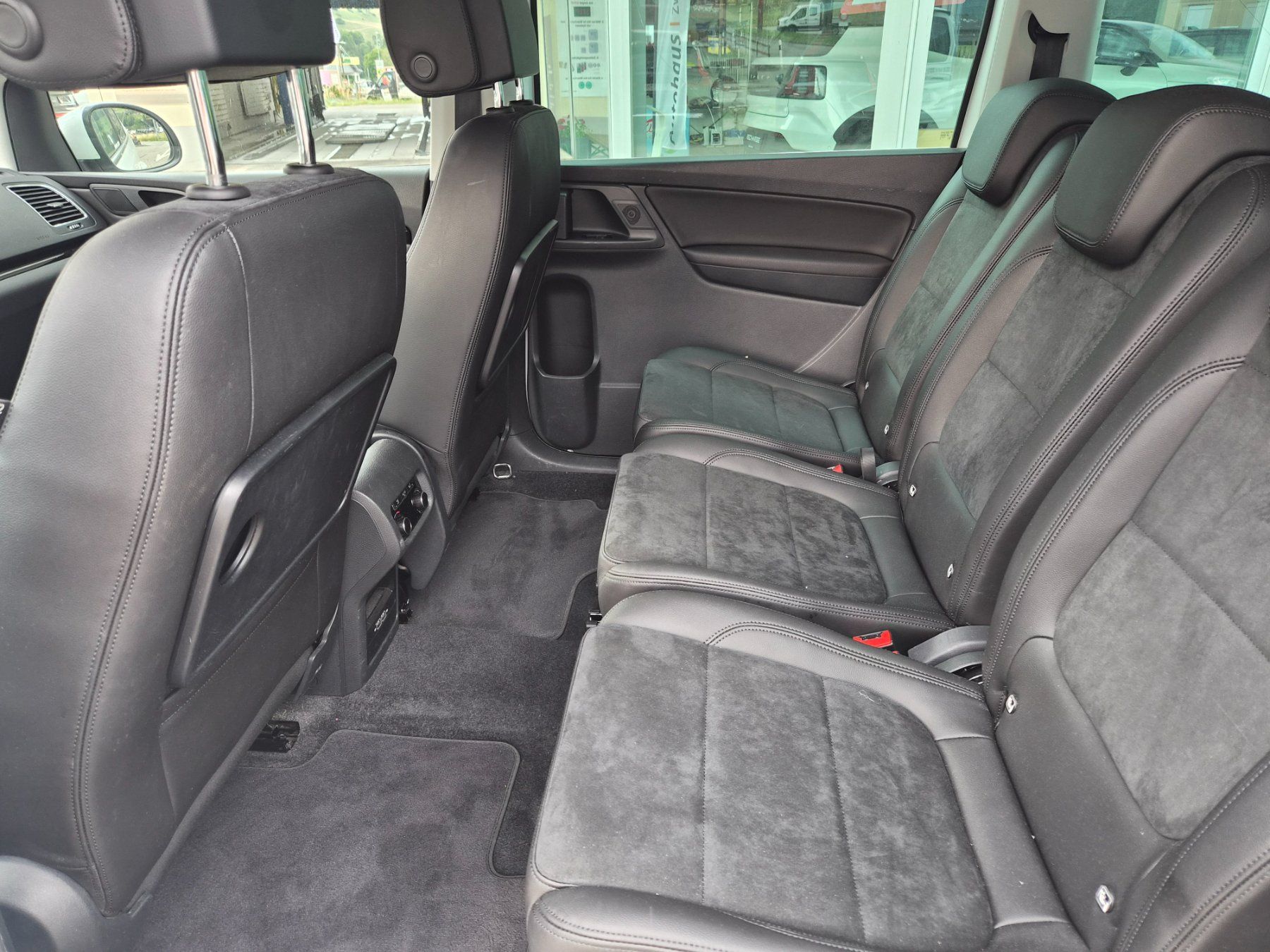 VW Automobili: VW Sharan 2.0TDI Highline 4Motion – Usato da Zweisimmen venduto da schloessli-garage 4