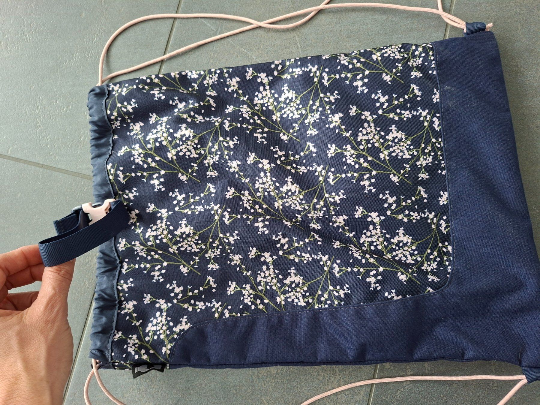 Satch Borse & Zaini: Turnbeutel Satch mit Blumenmuster bloomy breeze/lila – Usato da Balzers venduto da Gecco09 2