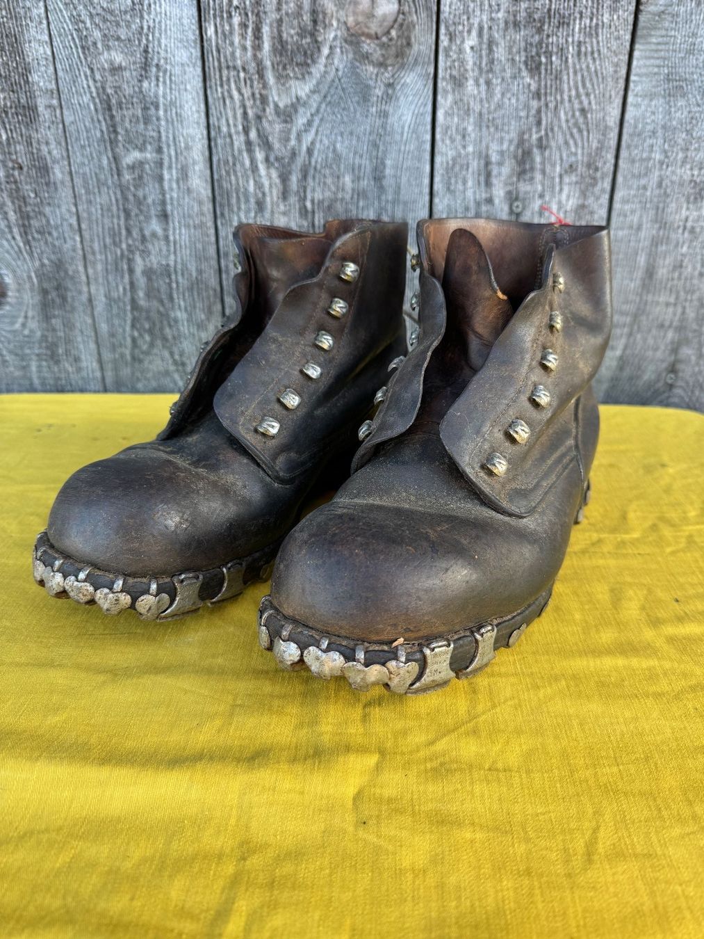 Scarpe da uomo: Bergschuhe mit Zacken, Leder, Wanderschuhe – Usato da Sachseln venduto da BONATI01 1