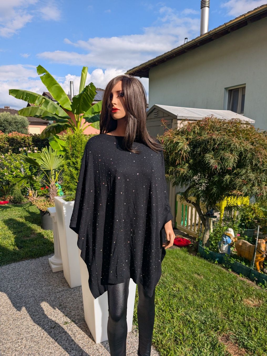 Altro in Moda donna: Schwarzer Poncho mit Strass-Steinen, Top Zustand! – Usato da Cugnasco venduto da tizianaq 2