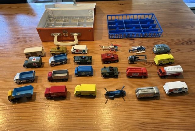 Corgi Toys Modellini d'auto: Modellautos 14 Corgi Juniors / 5 Matchbox mit Box – Usato da Wallisellen venduto da Aurorasun