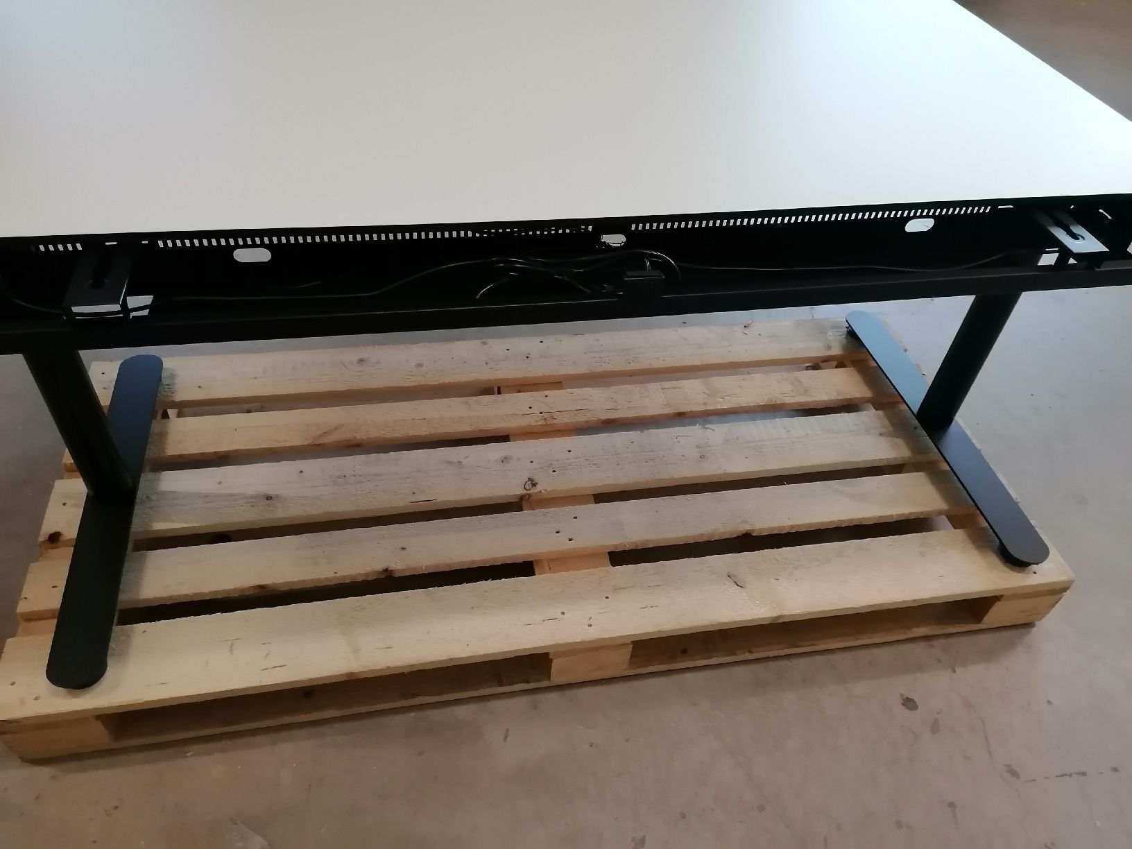 Scrivanie: Sitz Stehtisch Line Desk Rondo – Nuovo (secondo la descrizione) da Schleitheim venduto da Hotpoyo 2
