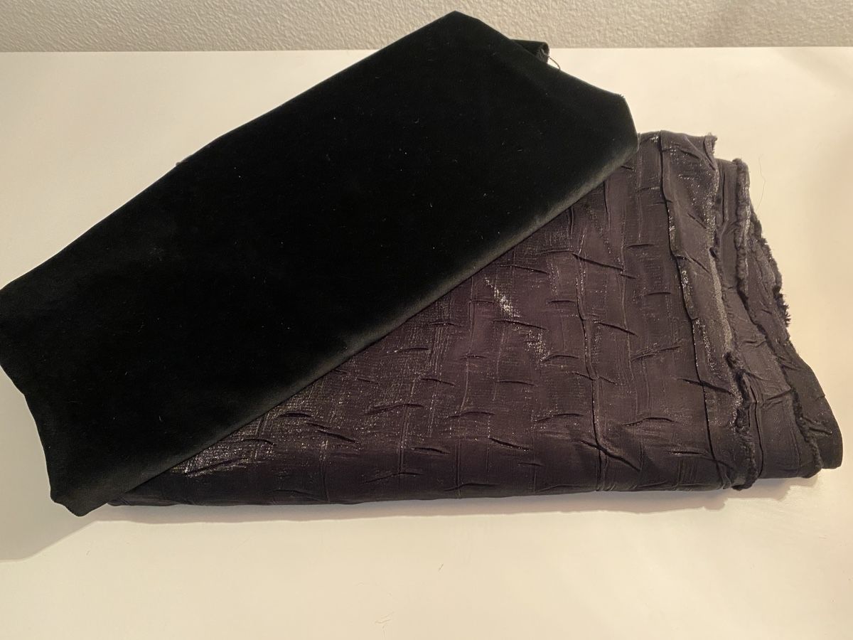 Stoffe: Jetzt noch !!! 2 Stoffe: Schwarzer Samt / Taft Stoff 👗 – Neu (gemäss Beschreibung) aus Flawil von sonnengeist