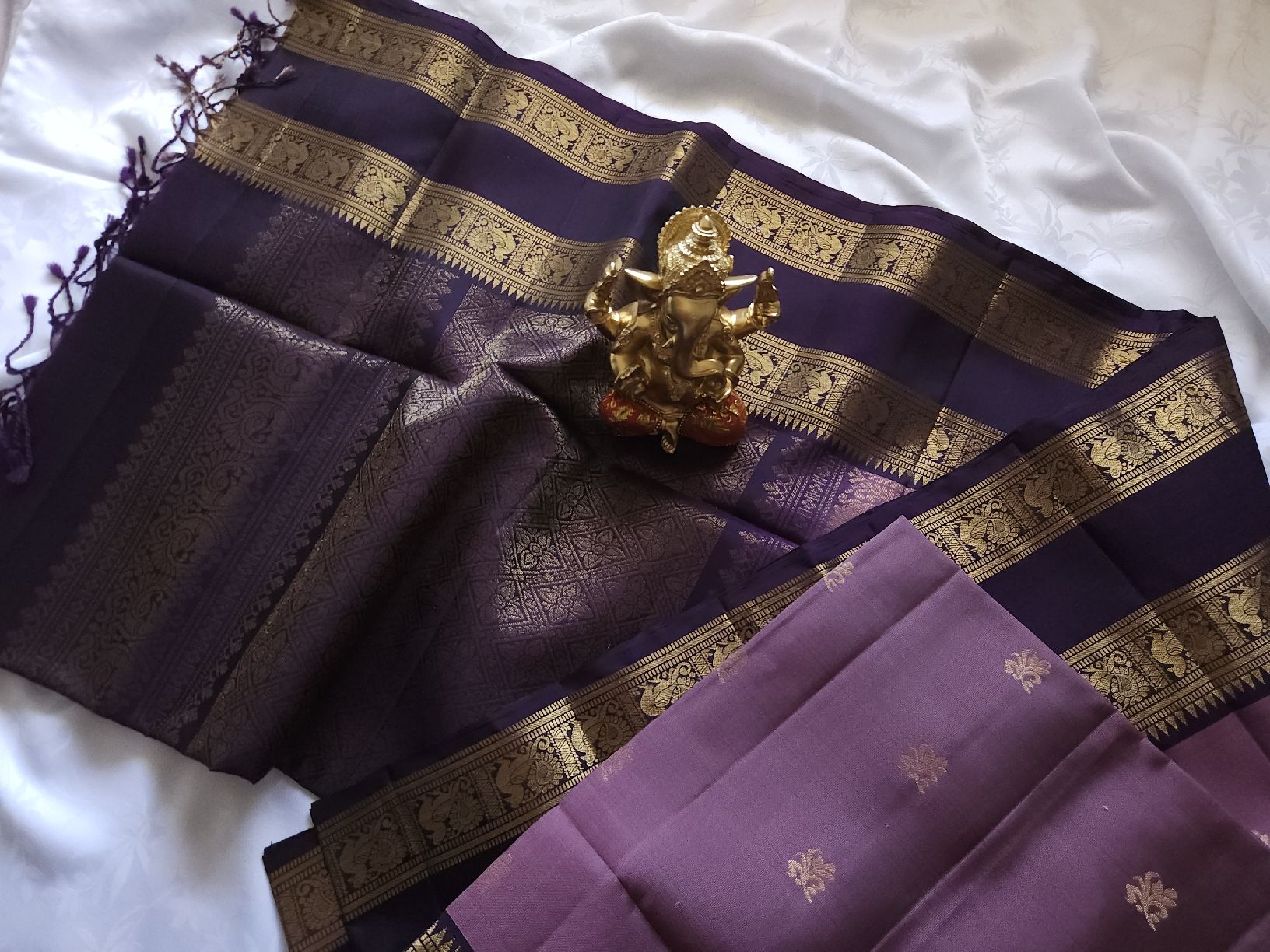 Vestiti: Pure soft silk saree NEW – Nuovo e nell'imballaggio originale da Les Acacias venduto da minnie6 1