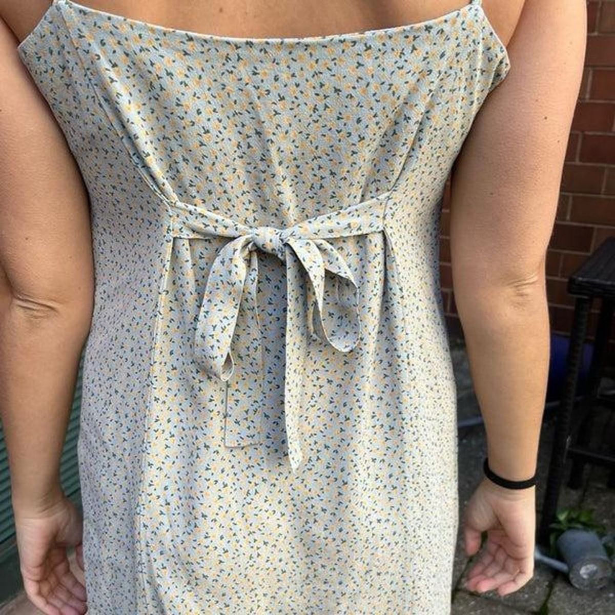 Brandy Melville Vestiti: colleen floral dress – Usato da Luzern venduto da janine_l