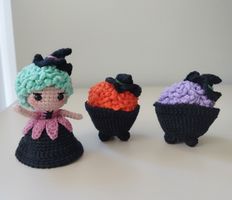 Reversible Crochet Witch Cauldron-2-in-1 Amigurumi Doll