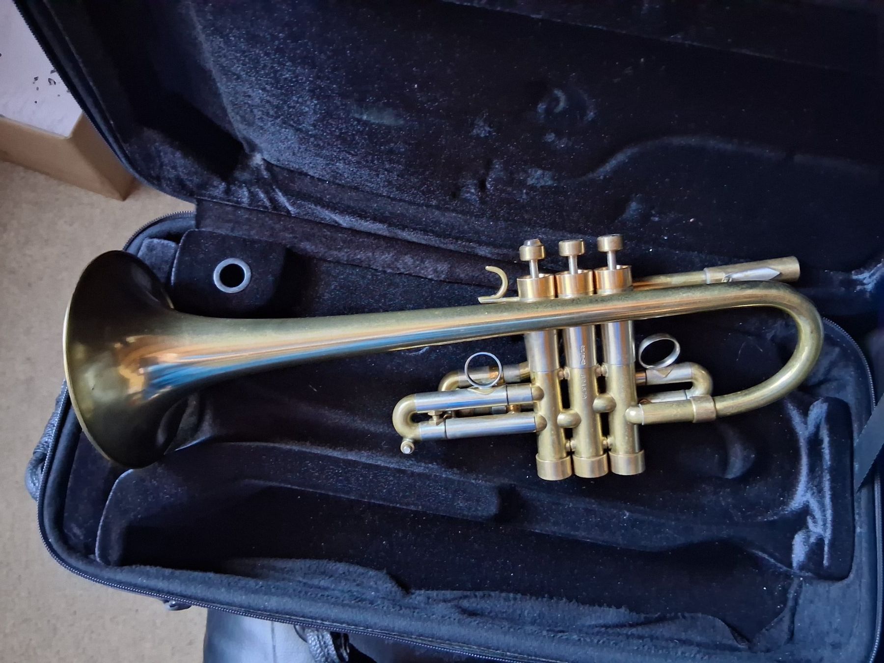 Musikinstrumente: Trompette – Gebraucht aus Corcelles-Payerne von ren_m87s