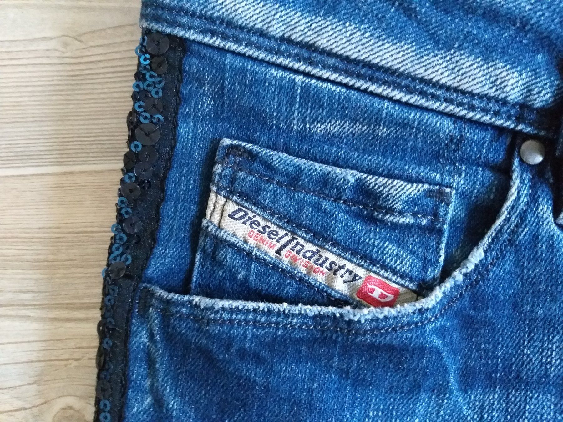 Diesel Jeans: DIESEL Jeans "NEVY" taille W25 L32 – Usato da Cossonay-ville venduto da Super-Price-Quality 2