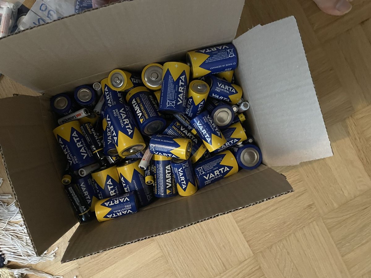 Varta Akkus & Batterien: Batterien (ein Box) – Neu (gemäss Beschreibung) aus Basel von LenaBor 5