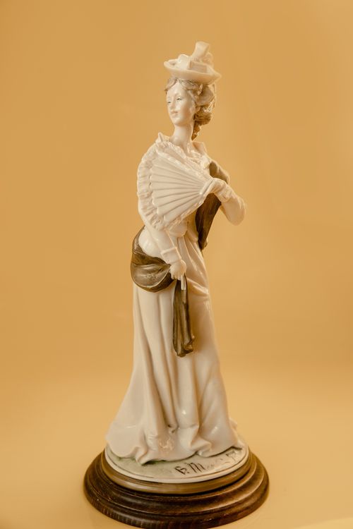 B. Merli Figur „Frau mit Reitgerte“, Italien 1981 (Neu (gemäss ...