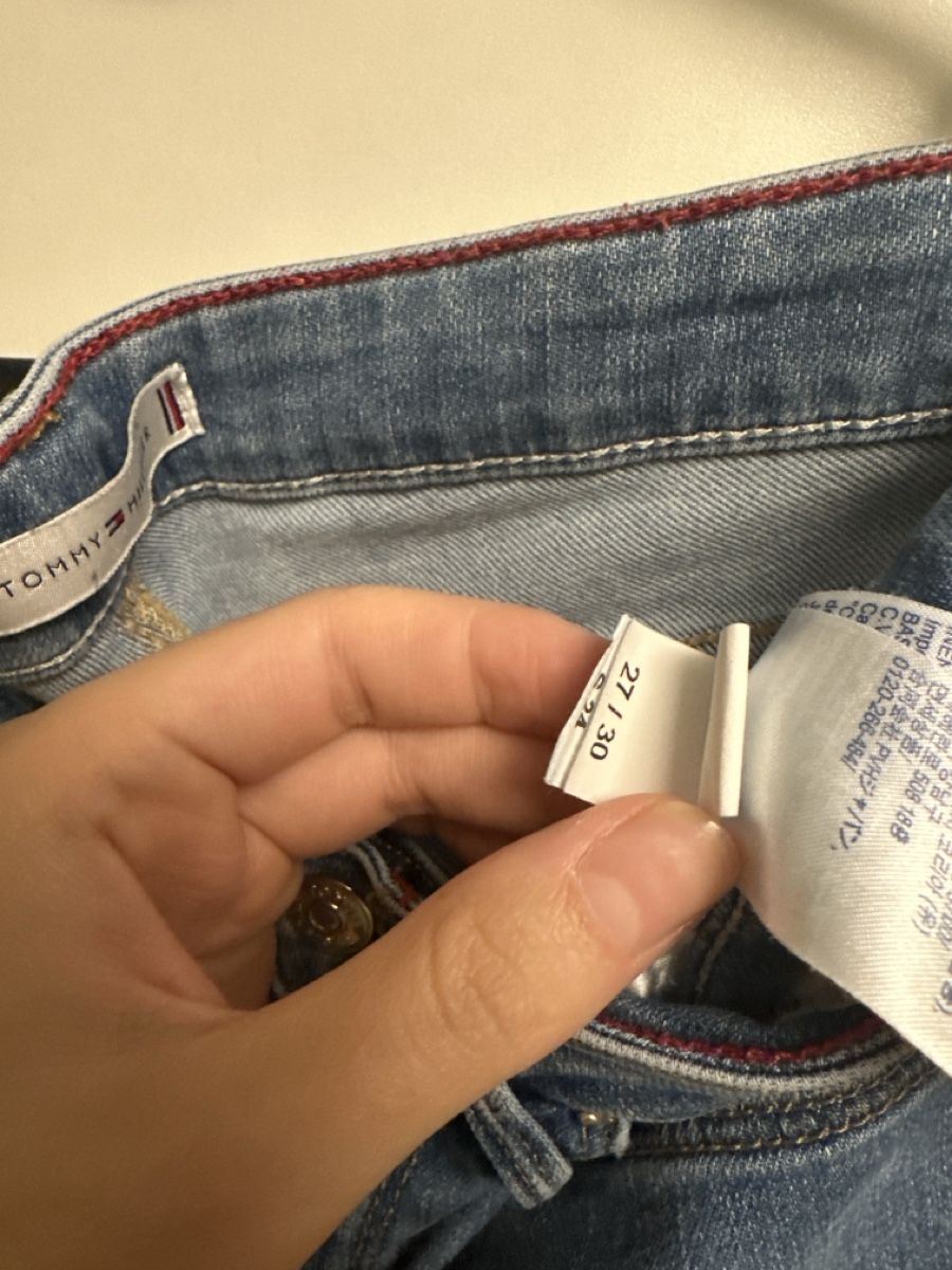 Tommy Hilfiger Jeans: Jeans Packet, Tommy Hilfiger &Levi's – Gebraucht aus Zug von a.marryl 3
