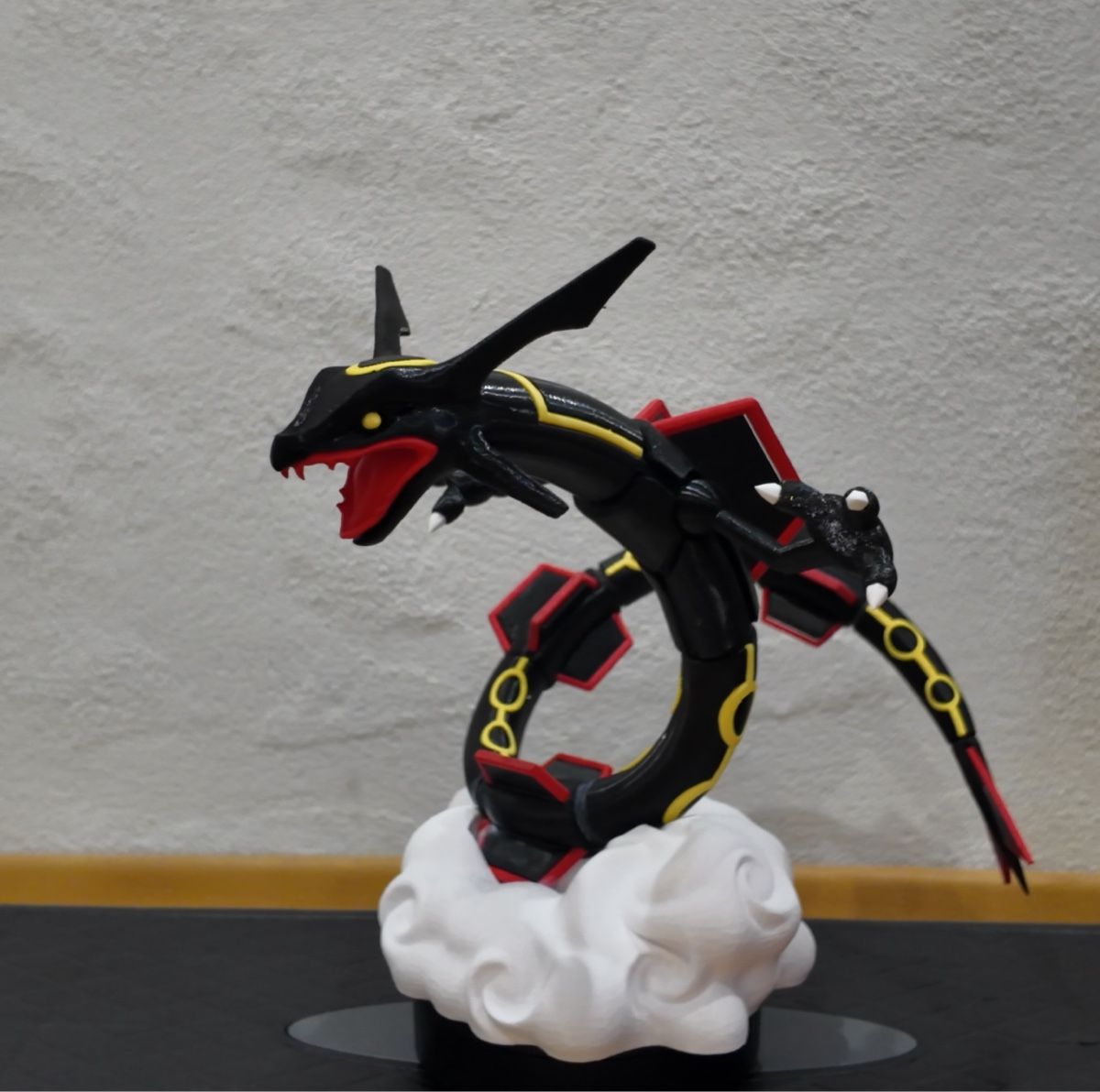 Pokémon Statuette: Rayquaza Shiny Swiss Handmade – Nuovo e nell'imballaggio originale da Altendorf venduto da TISPA.SHOP