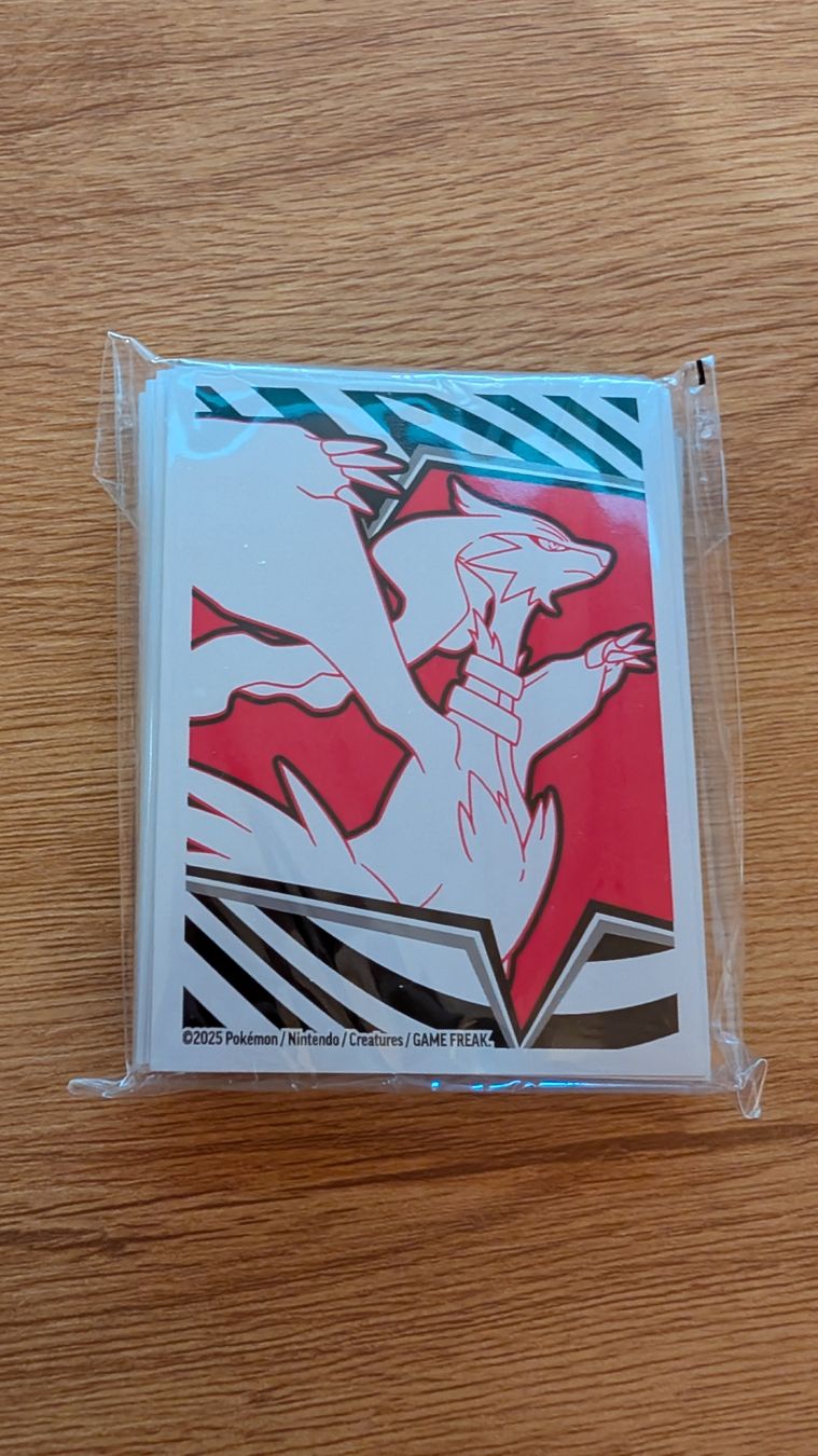 Pokémon Carte collezionabili: 1x Black And White Sleeves, Reshiram Artwork – Nuovo (secondo la descrizione) da Ascona venduto da MitzMuseum