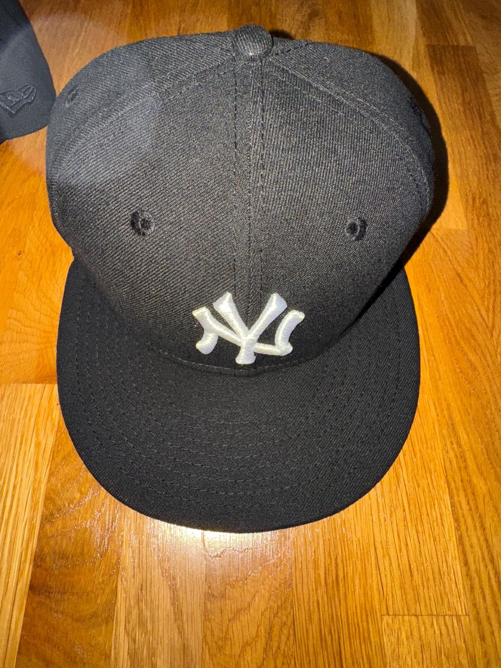 Autres vêtements & accessoires: NEW ERA SNAPBACK CAP **NEUWERTIG** – Neuf (Voir description) à Allschwil par KShing