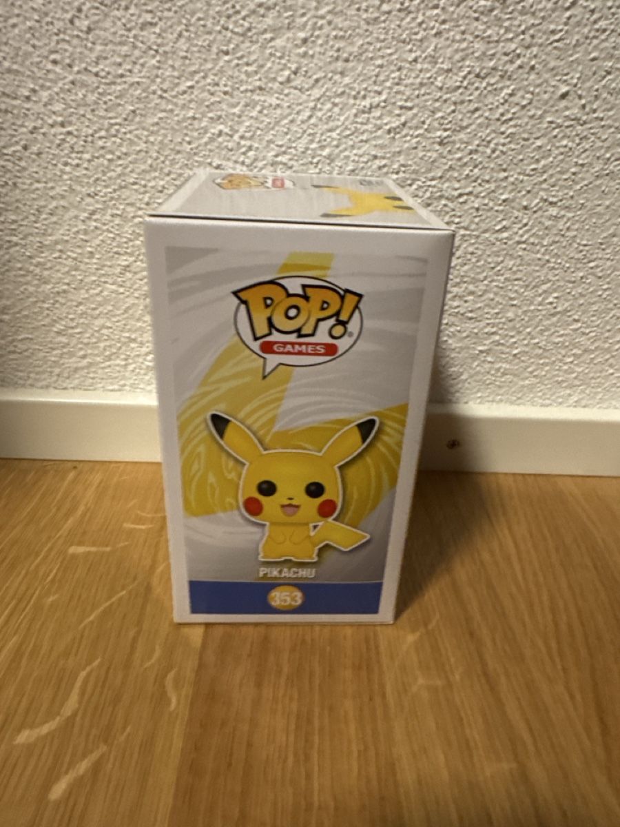 Funko Figurines: Funko Pop Pikachu 353 Flocked Vinyl Figure – Neuf avec emballage d'origine à Suhr par Dominick 3