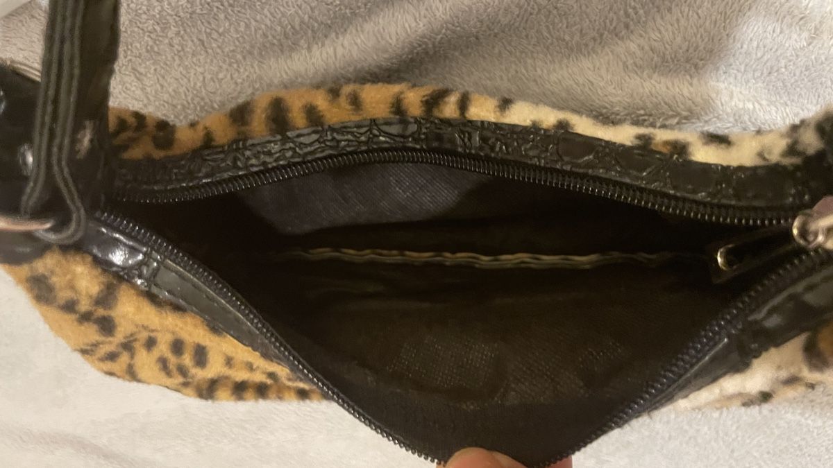 Taschen für Damen: Schultertasche mit Leo-Muster  – Neu (gemäss Beschreibung) aus Laupen BE von Miiya 3