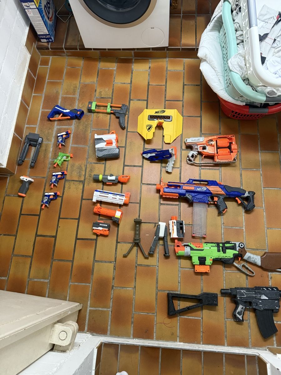 Nerf Giocattoli: RIESIGE Nerf-Sammlung, 30+ Blaster +1000+ Darts – Usato da St. Gallen venduto da tvndy 1