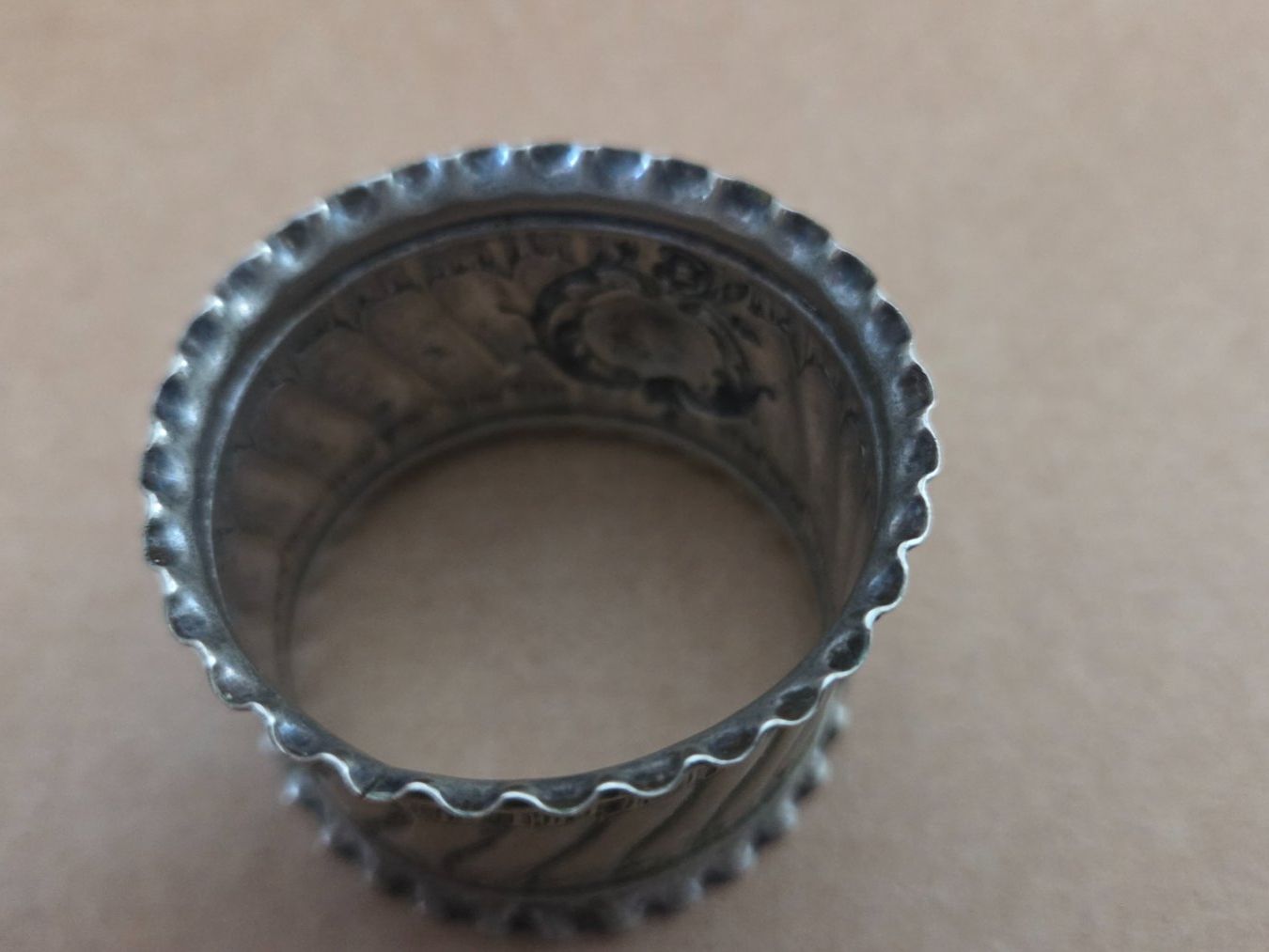Sonstige Dekorationen & Accessoires: 2 versilberte Serviettenringe – Ø 5 cm – Gebraucht aus Schaffhausen von Kellerrassel 6