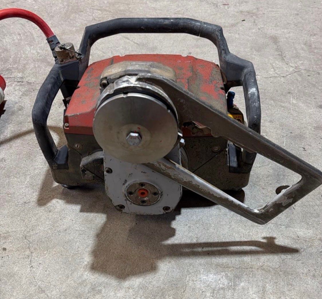 Tutte le macchine: Hilti Wandsäge DST 20-CA 3x400V – Usato da Lützelflüh-Goldb venduto da Zimmtec2012