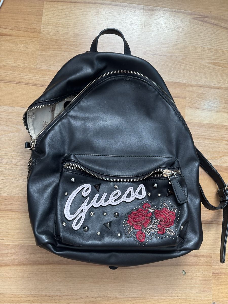 Rucksäcke: Guess Rucksack mit Rosen – Gebraucht aus Bettlach von valishop