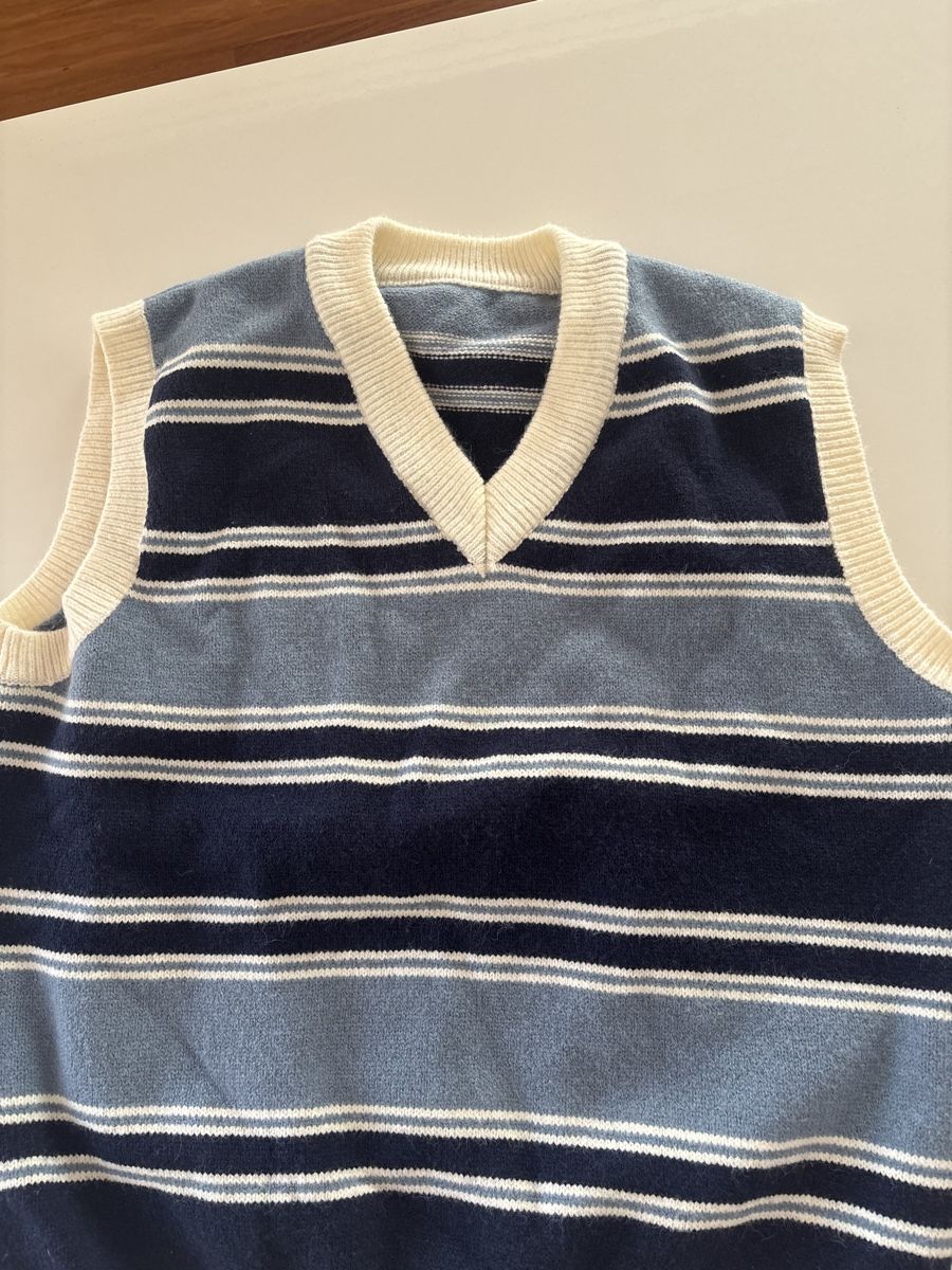 Maglioni & Felpe: Stylish Men's Striped Knit Vest size M – Usato da Chexbres venduto da doe_xns6 1