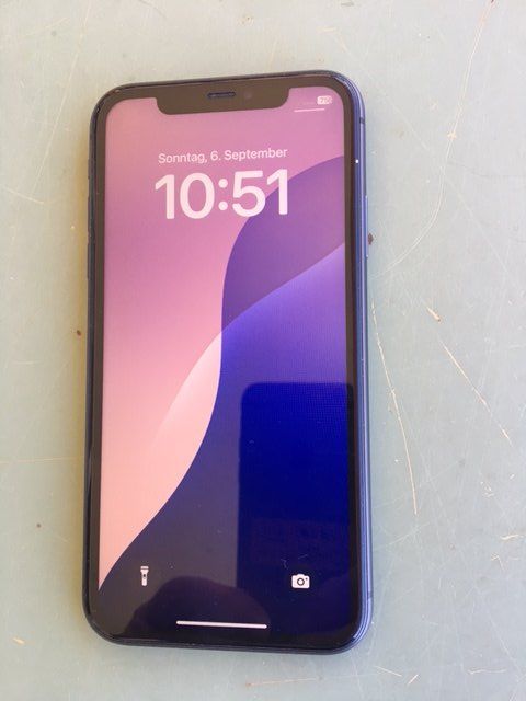 Apple Telefoni cellulari / Smartphones: iphone 11, 64 GB, makellos – Usato da Tennwil venduto da Woodbird0