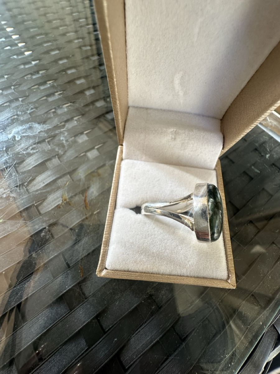 Anelli: Silber Ring mit Seraphinit Halbedelstein – Nuovo e nell'imballaggio originale da Kriens venduto da Hortensie6 1