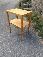 Table d'appoint en bois clair