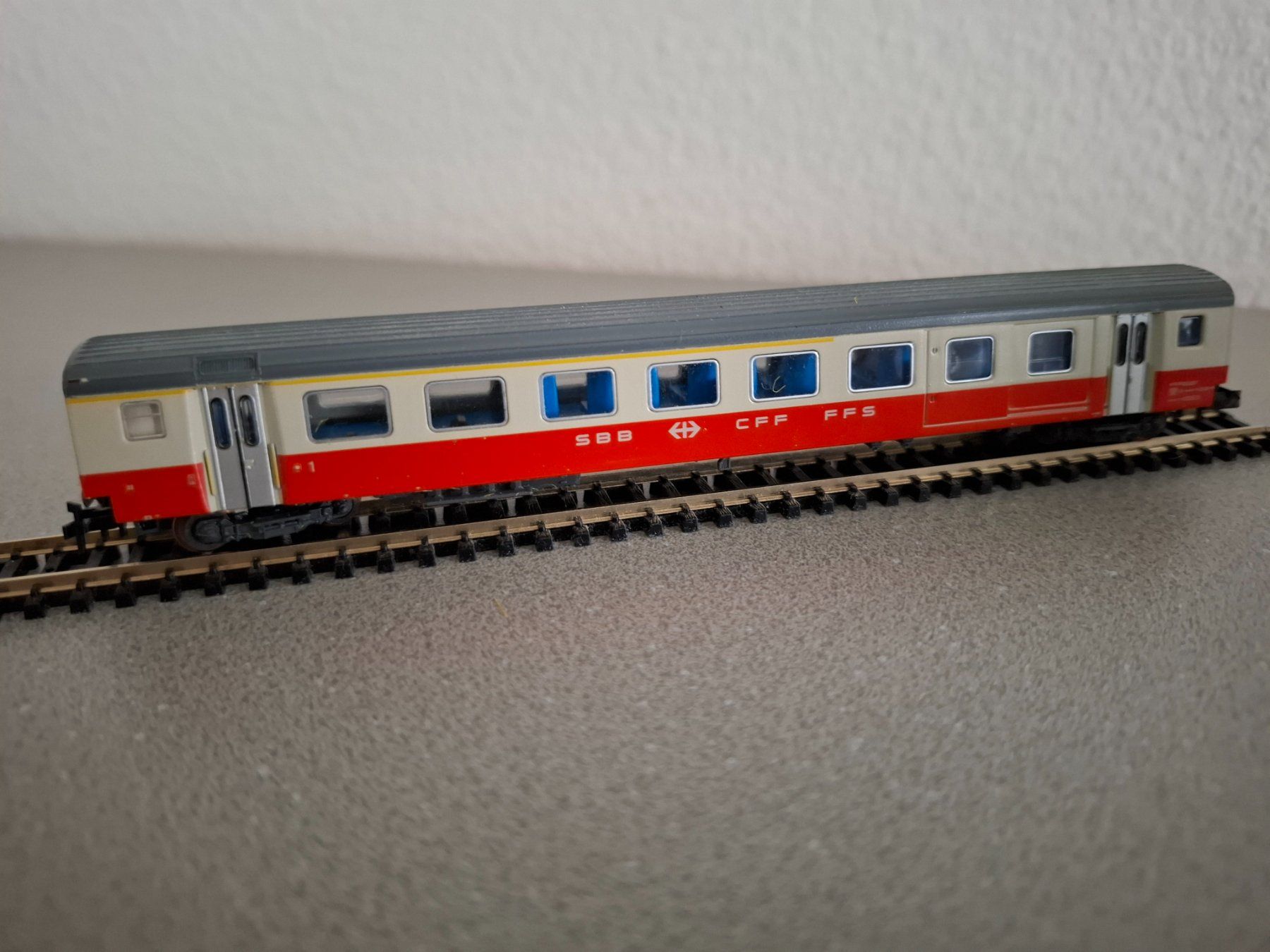 Trix Modellini di ferrovie: Swiss-Express Wagen Spur N – Usato da Henau venduto da fag_lzx9 2