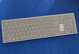 Microsoft Surface Keyboard – Schweizer QWERTZ