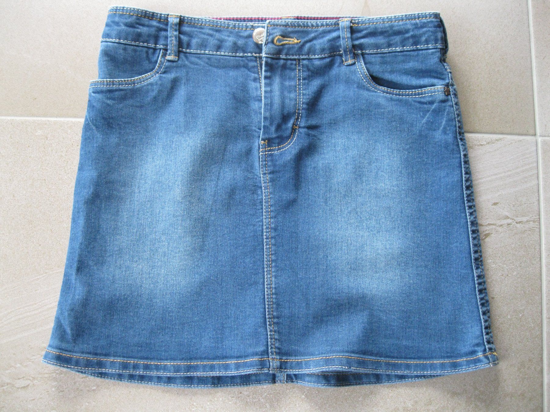 Kleiderpakete & -sets: lot 6 pièces taille 140 – Gebraucht aus vouvry von -tivoli- 1