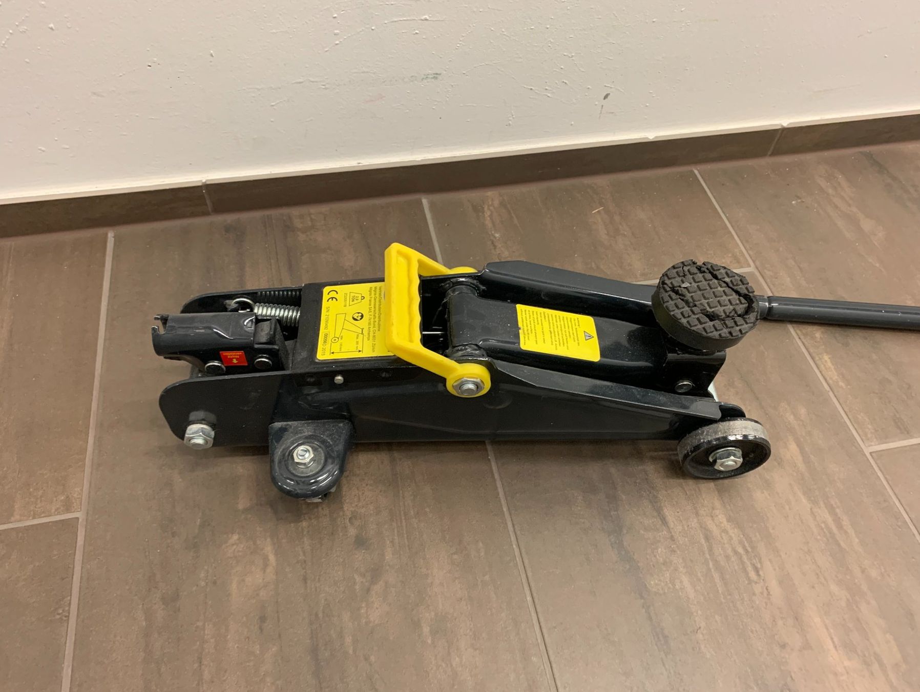 Piattaforme elevatrici & Crick: Miocar Hydraulischer Rangierwagenheber – Usato da Wollerau venduto da Karamalzii