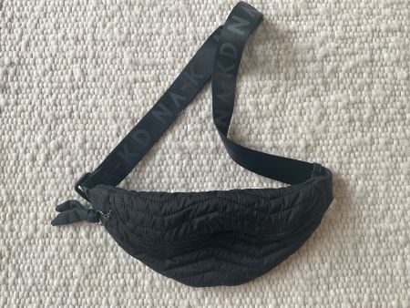NA-KD GÜRTELTASCHE BAUCHTASCHE NEU UND UNBENUTZT