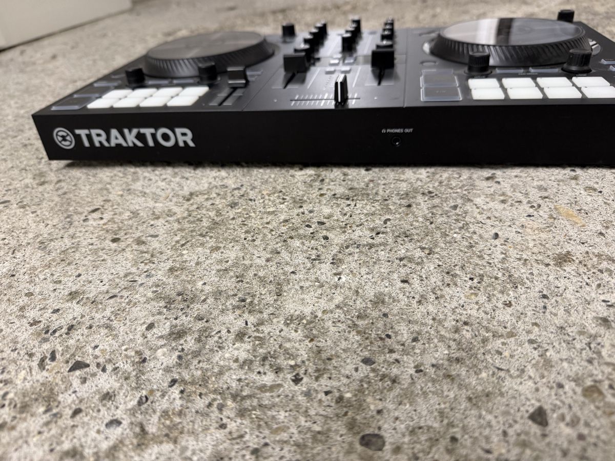 Traktor Mischpulte: DJ Controller Traktor Kontrol S2 MK3 mit Decksaver – Gebraucht aus Zürich von philipp_buehler 3