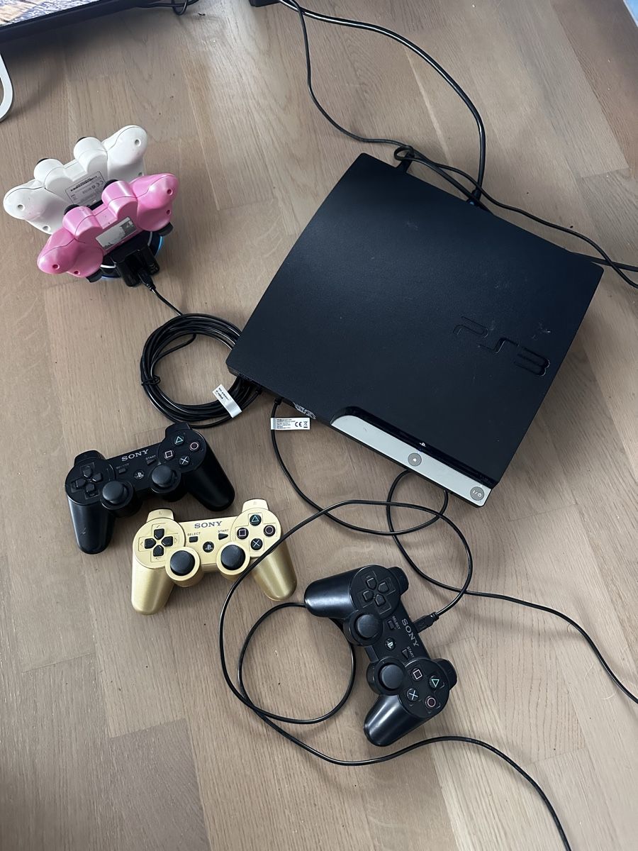 Sony Console: PlayStation 3 Slim inkl. 5 Controller, 3 Games, Ladestation – Usato da Bern venduto da chr_mz7v