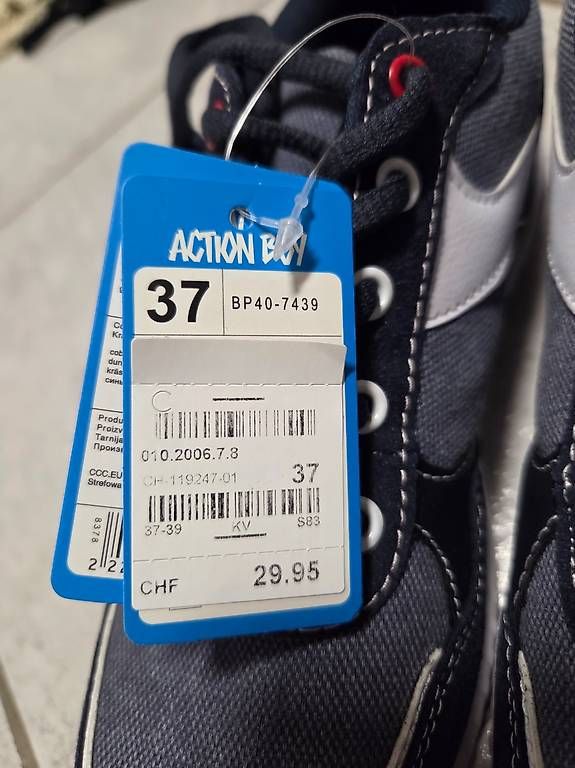 Chaussures garçon: Sneakers Grösse 37 neu – D'occasion à Goldach par ladybird75 3
