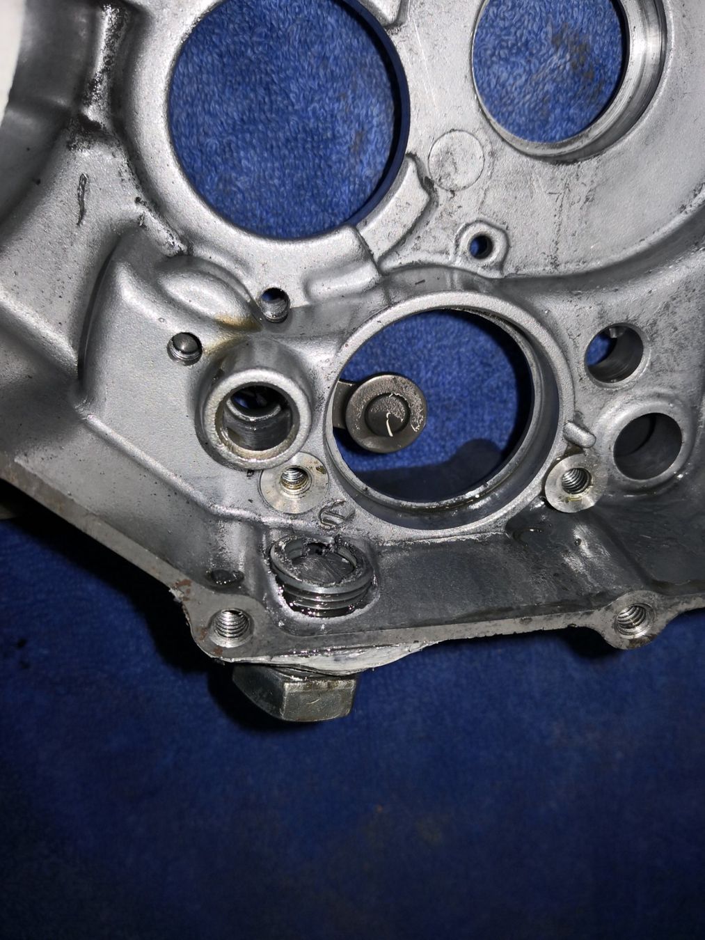 Honda Toutes les pièces détachées moto: Honda CR 125 Kurbelgehäuse – Défectueux à Steffisburg par tsc_2bf9 2